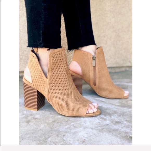 (LAST) Sloan Bootie - Picture 4 of 4